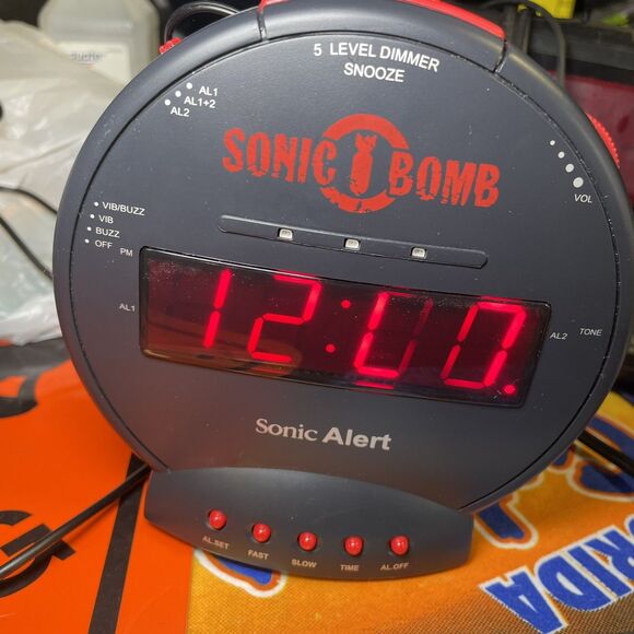 Sonic Alert V3 Sonic Bomb Loud Alarm Clock - Picture 4 of 4
